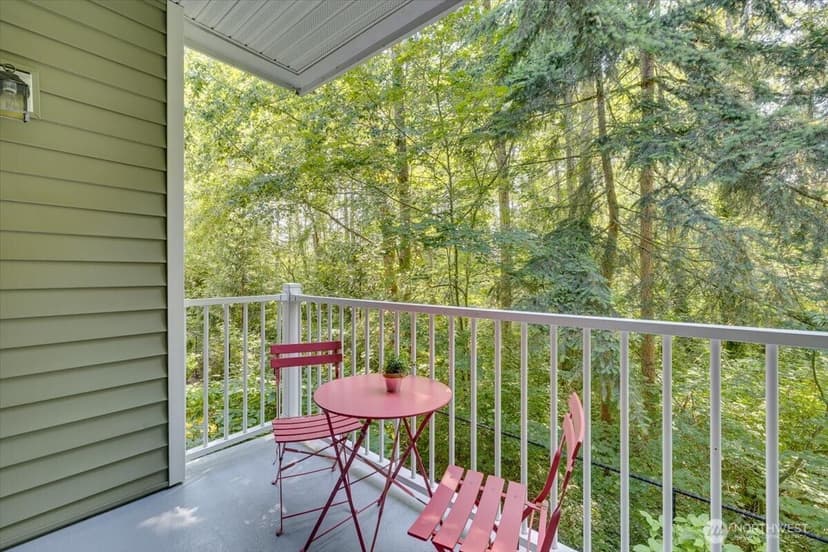 Property photo for 12712 Admiralty Way #B204, Everett photo 22