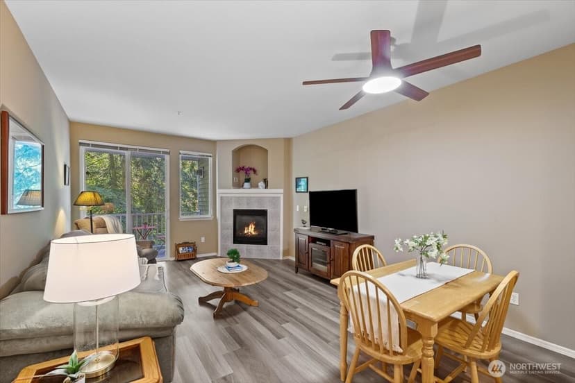 Property photo for 12712 Admiralty Way #B204, Everett photo 4