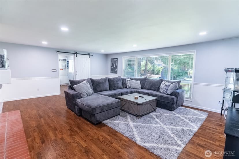 Property photo for 11315 Loma Place SW, Lakewood photo 13