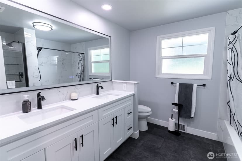 Property photo for 11315 Loma Place SW, Lakewood photo 24