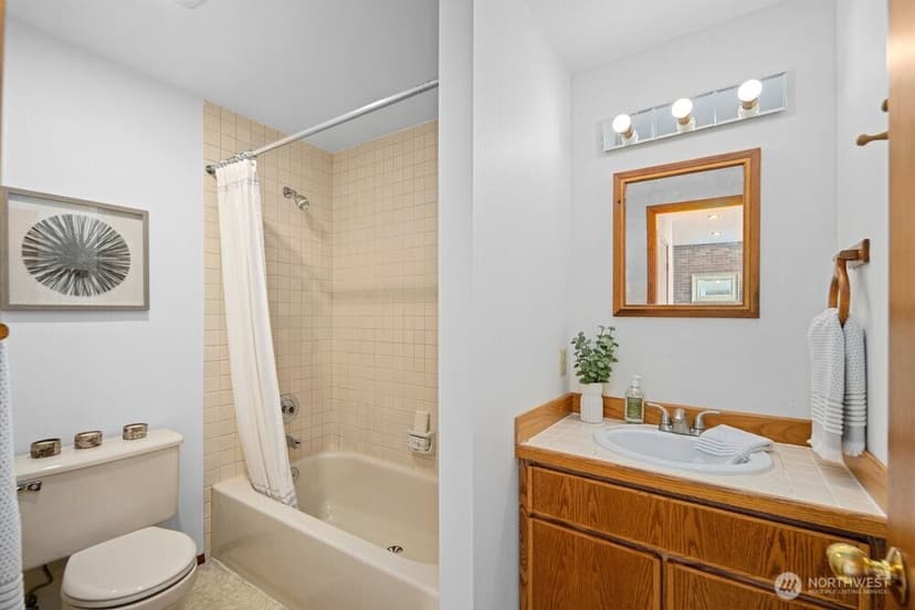 Property photo for 902 7th Avenue S, Edmonds photo 27