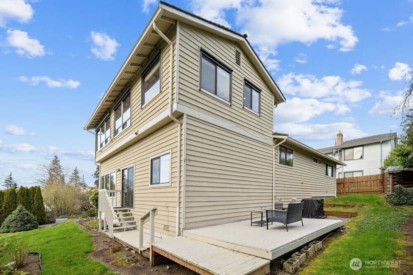 Property photo for 902 7th Avenue S, Edmonds photo 28
