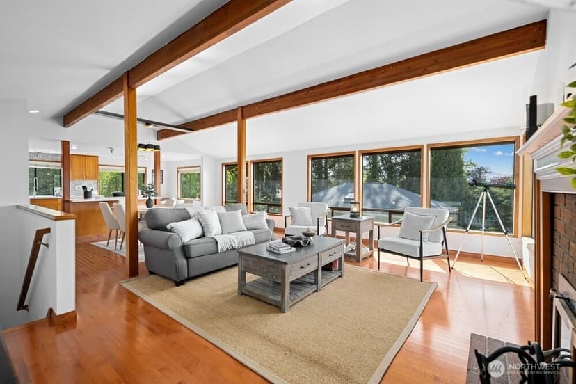Property photo for 902 7th Avenue S, Edmonds photo 4