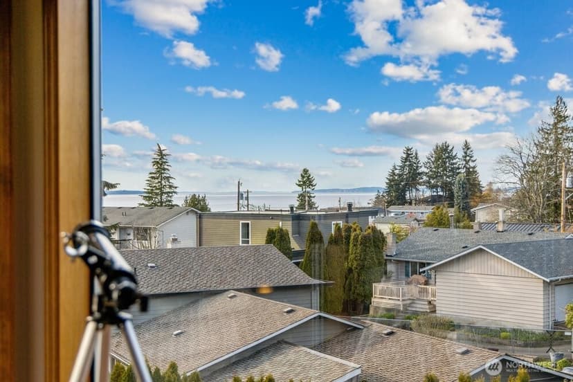 Property photo for 902 7th Avenue S, Edmonds photo 6