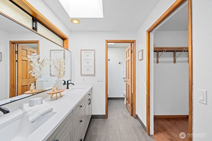 Property photo for 902 7th Avenue S, Edmonds photo 17