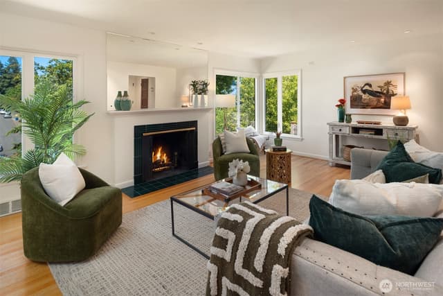 Property photo for 2313 47th Avenue SW, Seattle photo 4