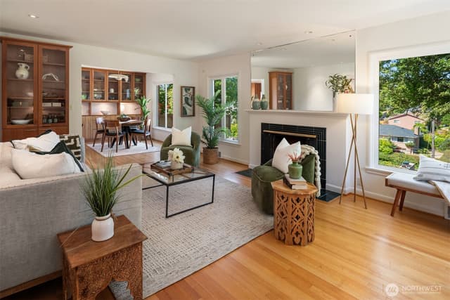 Property photo for 2313 47th Avenue SW, Seattle photo 3