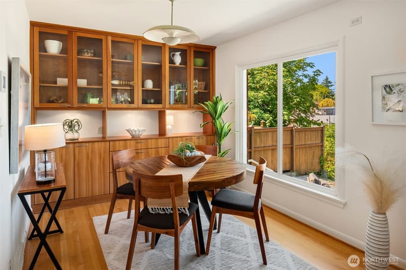 Property photo for 2313 47th Avenue SW, Seattle photo 8