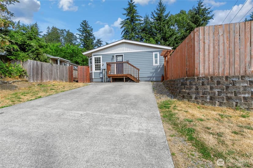 Property photo for 13217 9th Avenue Ct E, Tacoma photo 3