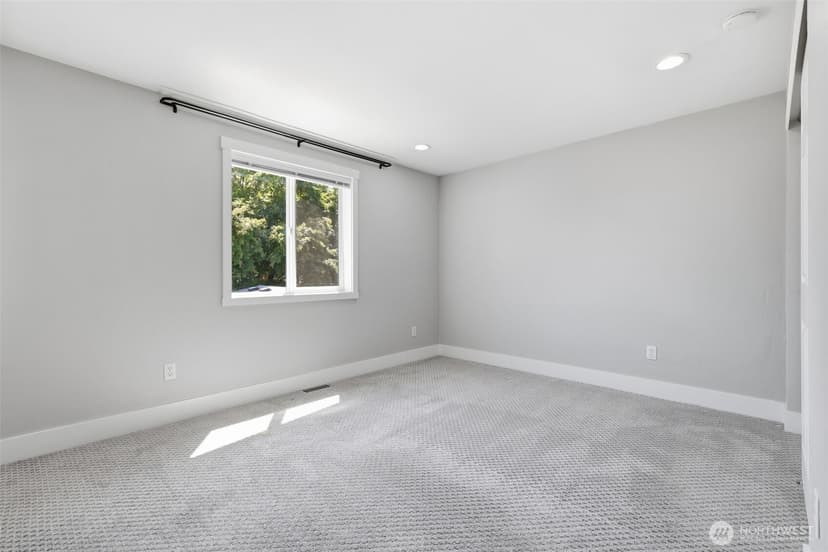 Property photo for 5402 34th Street Loop NE, Tacoma photo 13