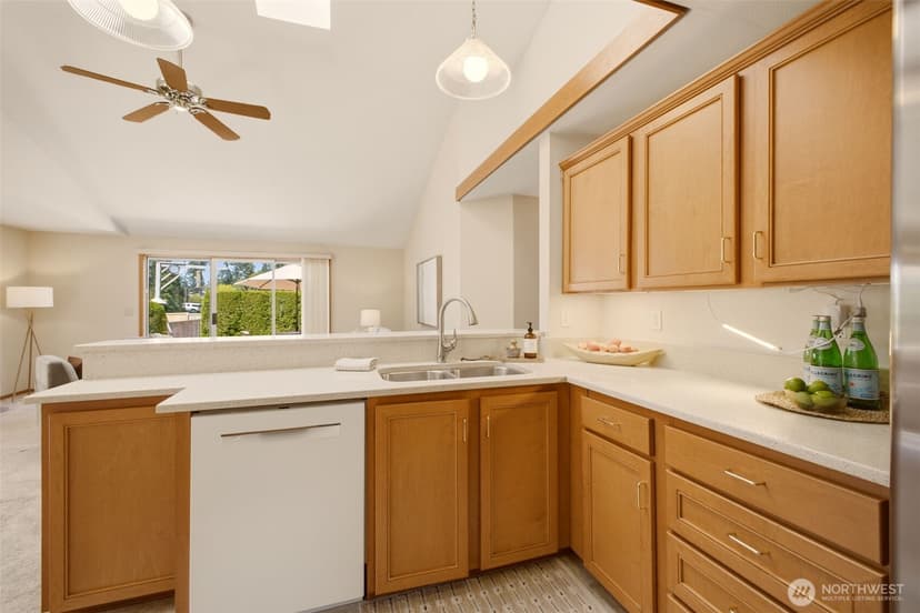 Property photo for 8917 81st Street SW, Lakewood photo 19