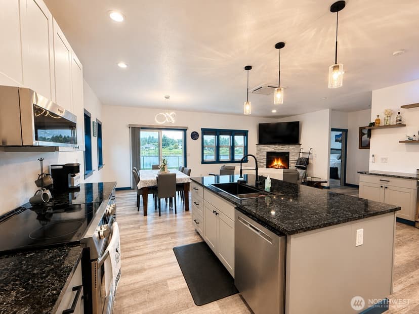 Property photo for 574 Weatherwax Loop NE, Ocean Shores photo 9