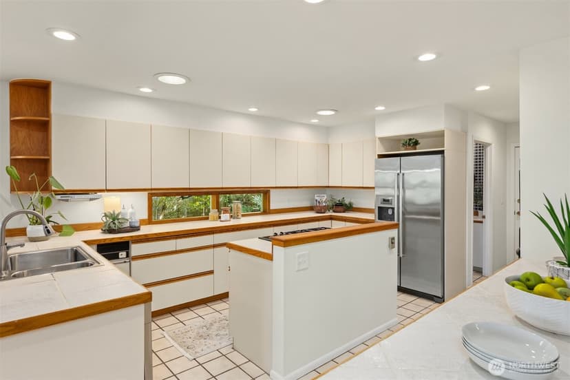 Property photo for 10700 NE Broomgerrie Road, Bainbridge Island photo 9
