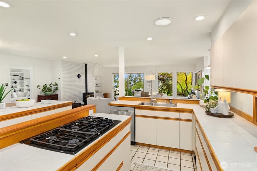 Property photo for 10700 NE Broomgerrie Road, Bainbridge Island photo 10