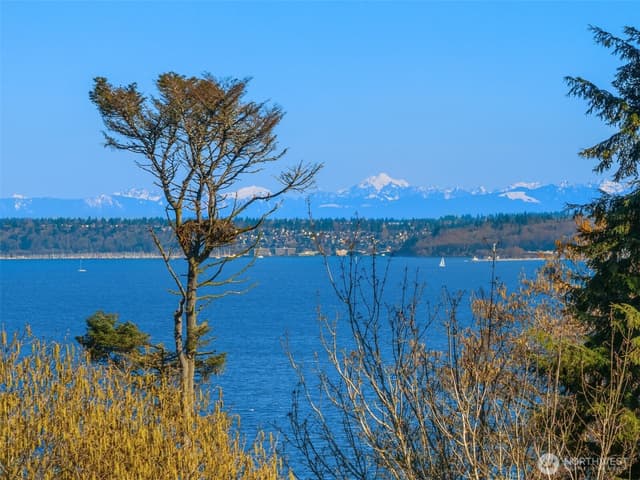 Property photo for 10700 NE Broomgerrie Road, Bainbridge Island