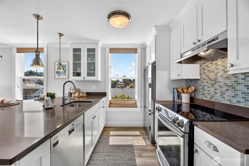Property photo for 2920 Alki Avenue SW #207, Seattle photo 4