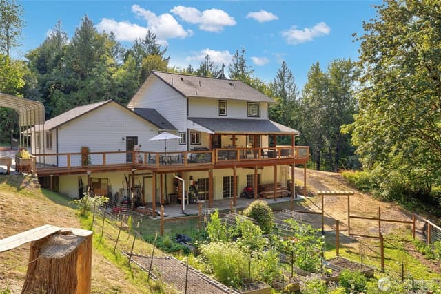 Property photo for 8843 Clearwater Lane SE, Port Orchard photo 3