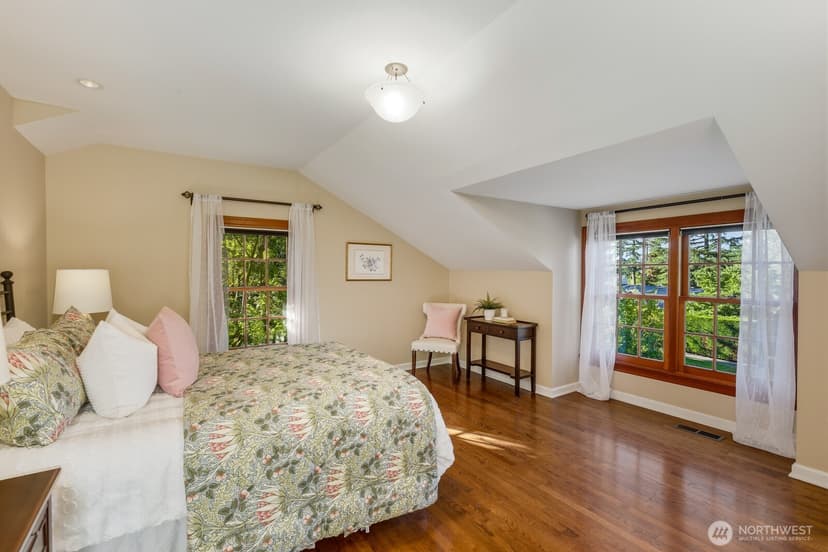 Property photo for 2109 38th Avenue E, Seattle photo 23