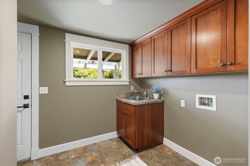 Property photo for 623 Kitsap Street, Port Orchard photo 18