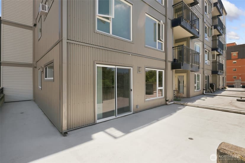 Property photo for 12334 31st Avenue NE #202, Seattle photo 23