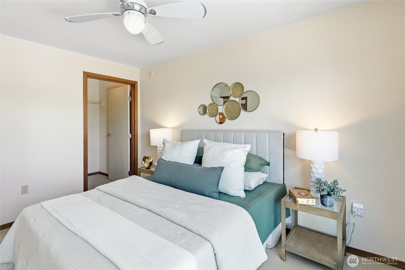 Property photo for 12334 31st Avenue NE #202, Seattle photo 16