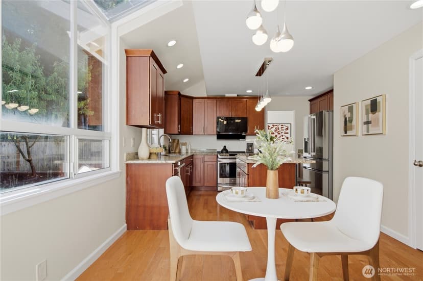 Property photo for 25723 SE 40th Street, Sammamish photo 13