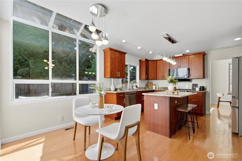 Property photo for 25723 SE 40th Street, Sammamish photo 12