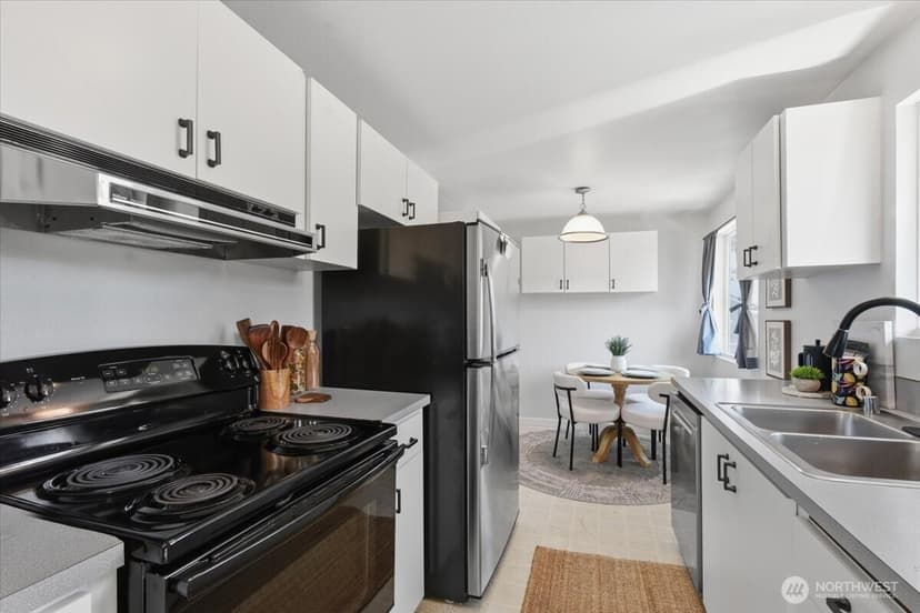 Property photo for 10236 11th Avenue SW, Seattle photo 9