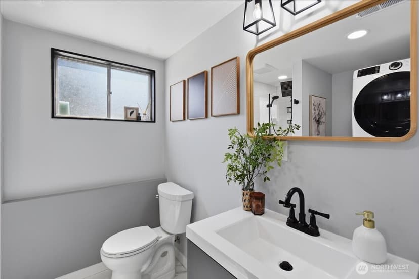 Property photo for 10236 11th Avenue SW, Seattle photo 22