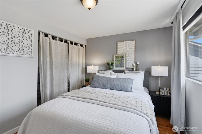 Property photo for 10236 11th Avenue SW, Seattle photo 18