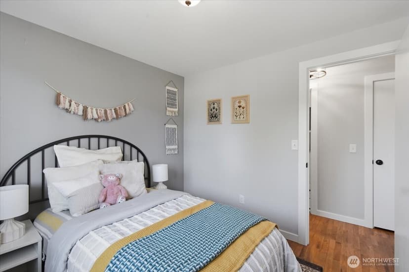 Property photo for 10236 11th Avenue SW, Seattle photo 14