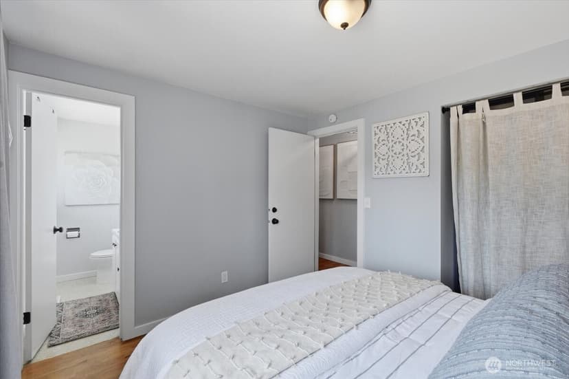 Property photo for 10236 11th Avenue SW, Seattle photo 19