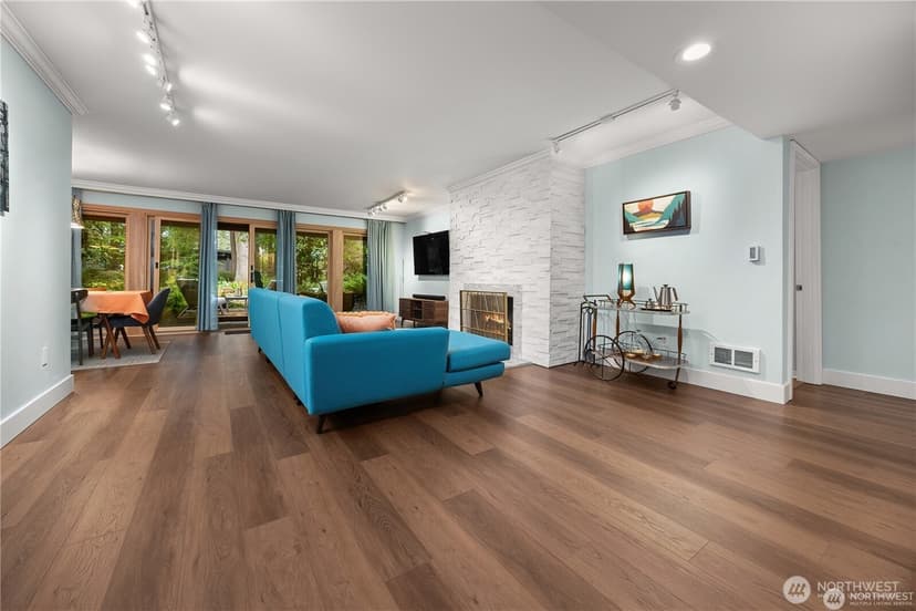 Property photo for 1524 NE 140th Street #D2, Seattle photo 4