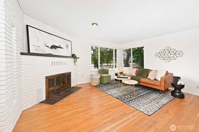 Property photo for 10625 17th Avenue SW, Seattle photo 4