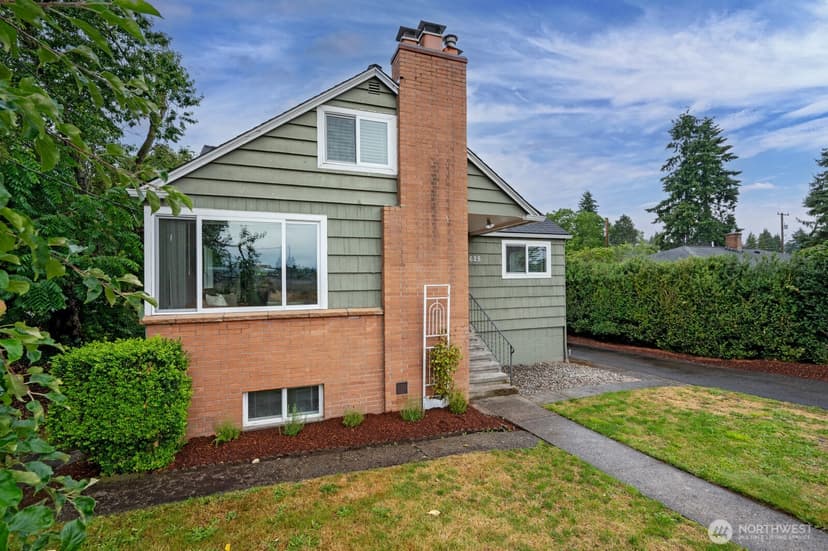Property photo for 10625 17th Avenue SW, Seattle photo 2