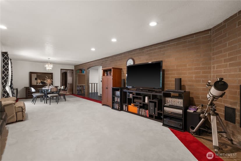 Property photo for 16058 36th Avenue NE, Lake Forest Park photo 10