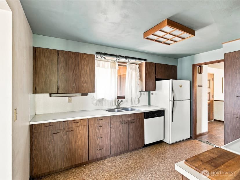 Property photo for 13463 MacAdam Road S, Tukwila photo 7