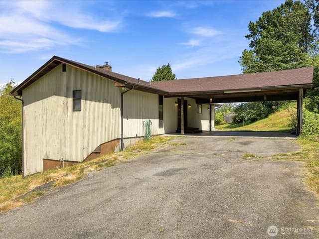 Property photo for 13463 MacAdam Road S, Tukwila photo 3