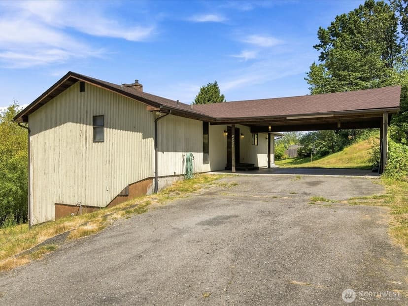 Property photo for 13463 MacAdam Road S, Tukwila photo 3