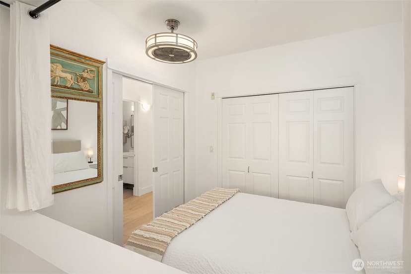 Property photo for 10042 Main Street #206, Bellevue photo 16