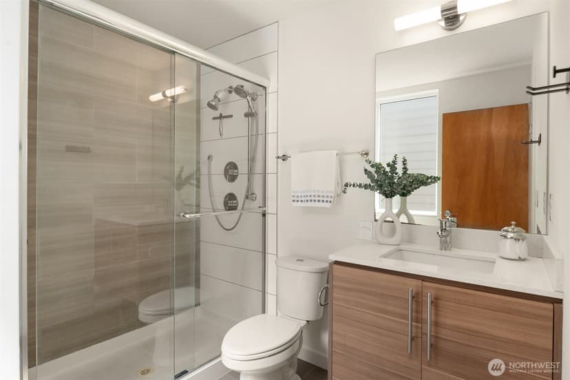 Property photo for 3924 Linden Avenue N #E, Seattle photo 18