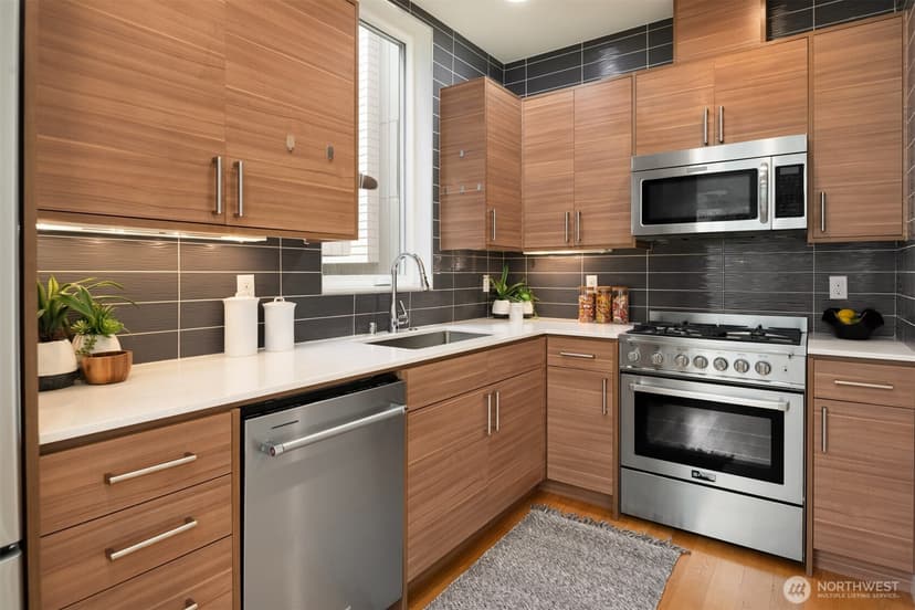 Property photo for 3924 Linden Avenue N #E, Seattle photo 6