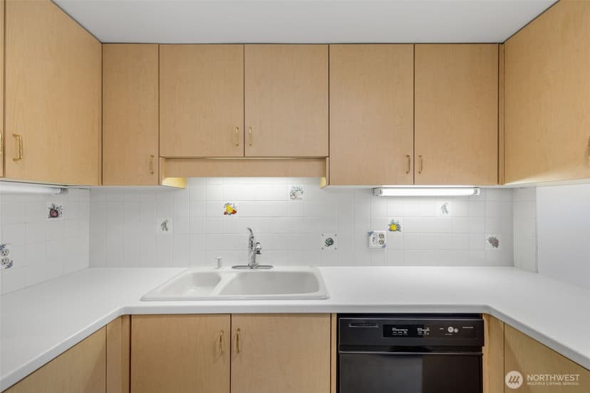Property photo for 1101 Seneca Street #402, Seattle photo 7