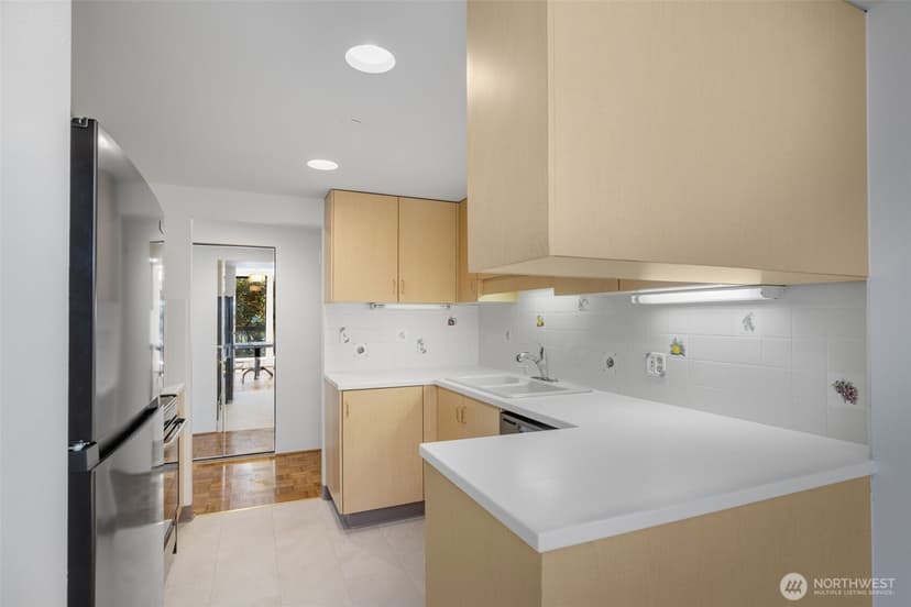 Property photo for 1101 Seneca Street #402, Seattle photo 8