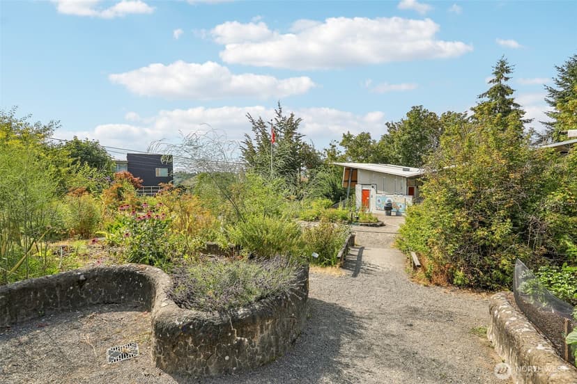 Property photo for 1807 30th Avenue S, Seattle photo 36