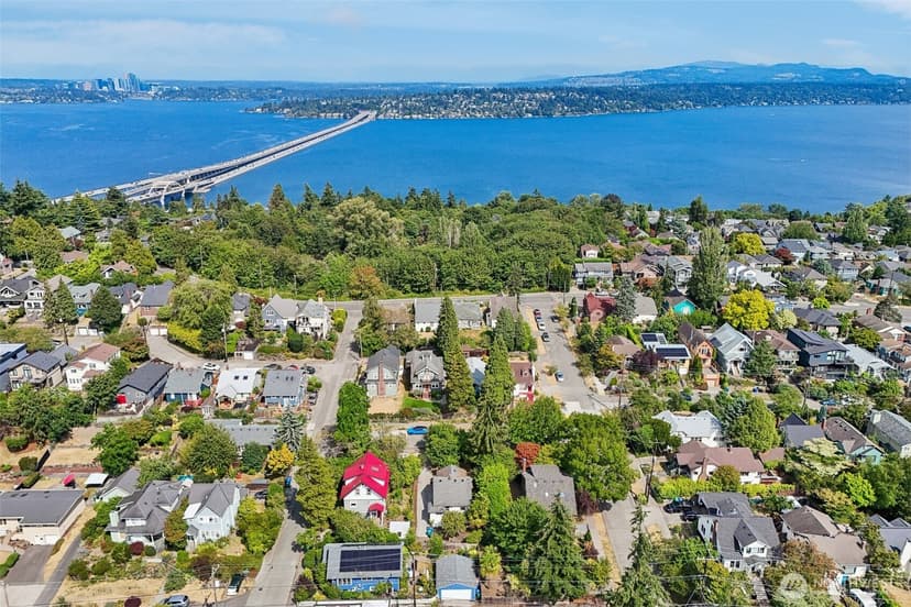 Property photo for 1807 30th Avenue S, Seattle photo 37