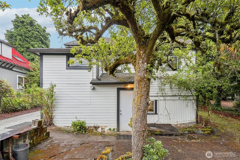 Property photo for 1807 30th Avenue S, Seattle photo 28