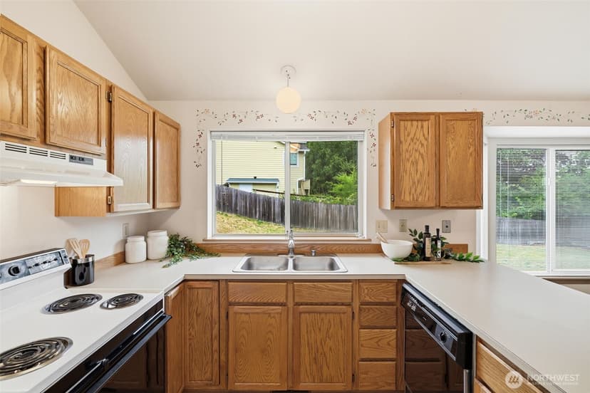 Property photo for 10205 107th Street Ct SW, Lakewood photo 10