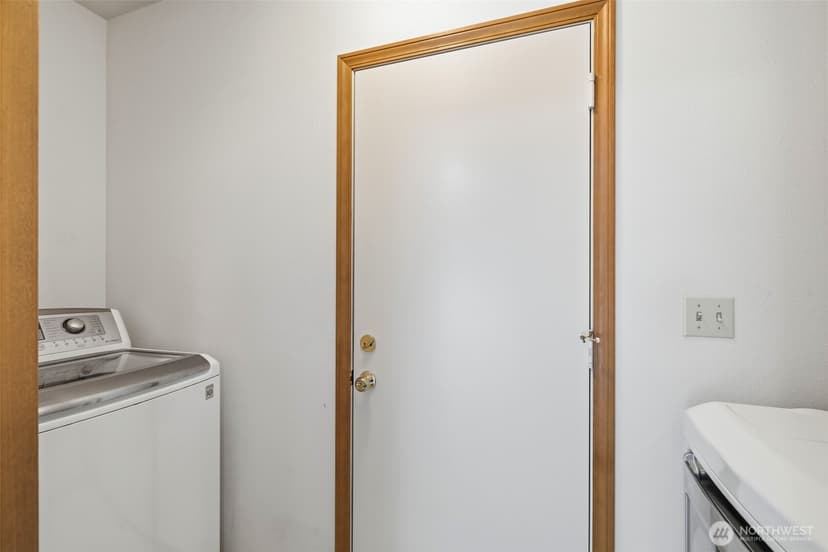 Property photo for 10205 107th Street Ct SW, Lakewood photo 25