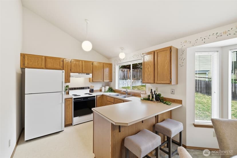 Property photo for 10205 107th Street Ct SW, Lakewood photo 8